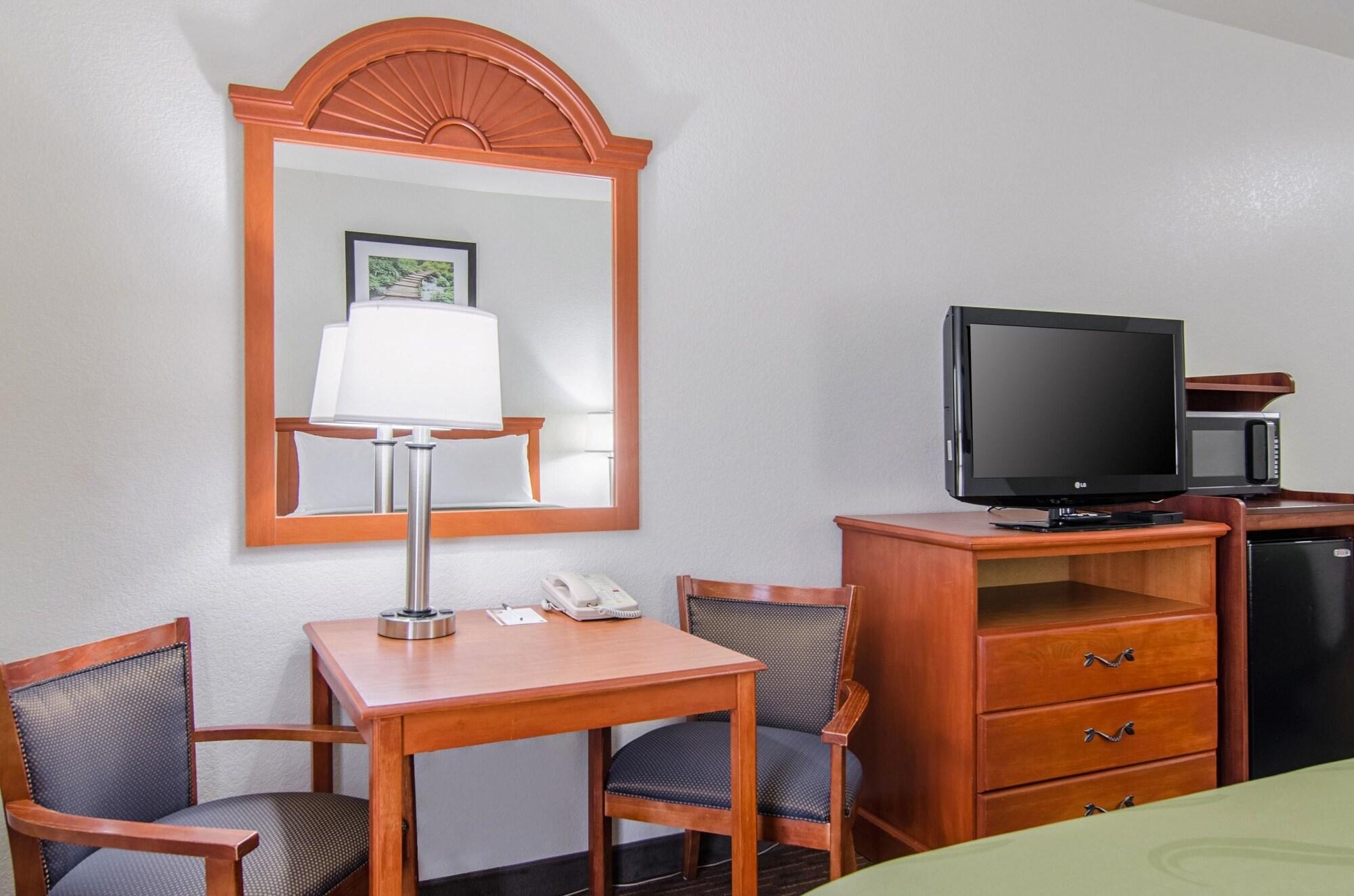 Quality Inn Junction City Near Fort Riley Buitenkant foto