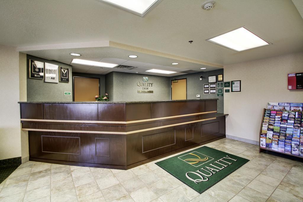 Quality Inn Junction City Near Fort Riley Buitenkant foto