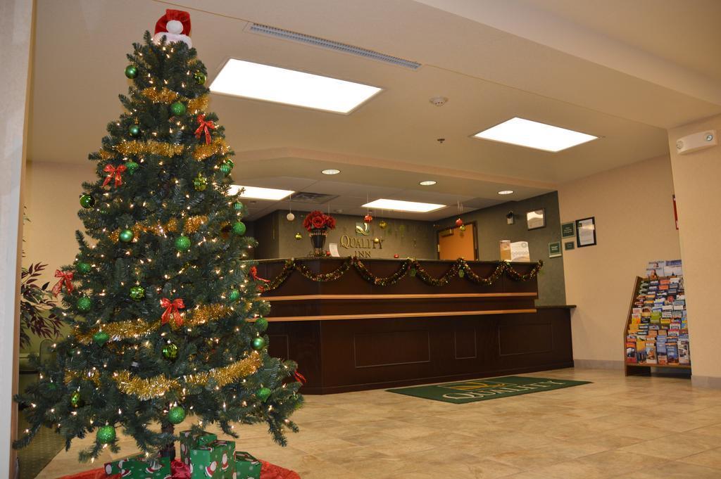Quality Inn Junction City Near Fort Riley Buitenkant foto