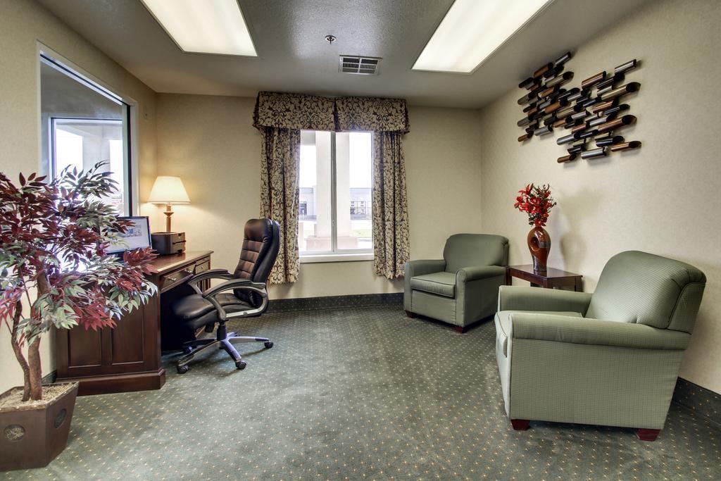 Quality Inn Junction City Near Fort Riley Buitenkant foto