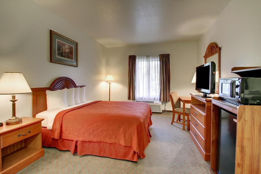 Quality Inn Junction City Near Fort Riley Buitenkant foto