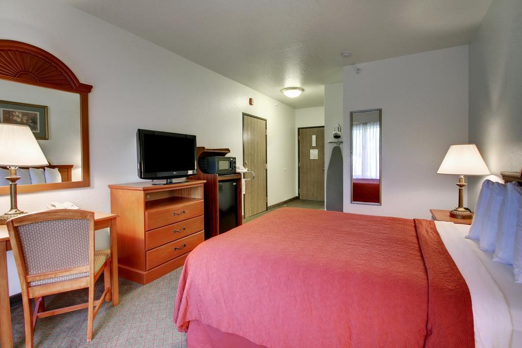 Quality Inn Junction City Near Fort Riley Buitenkant foto
