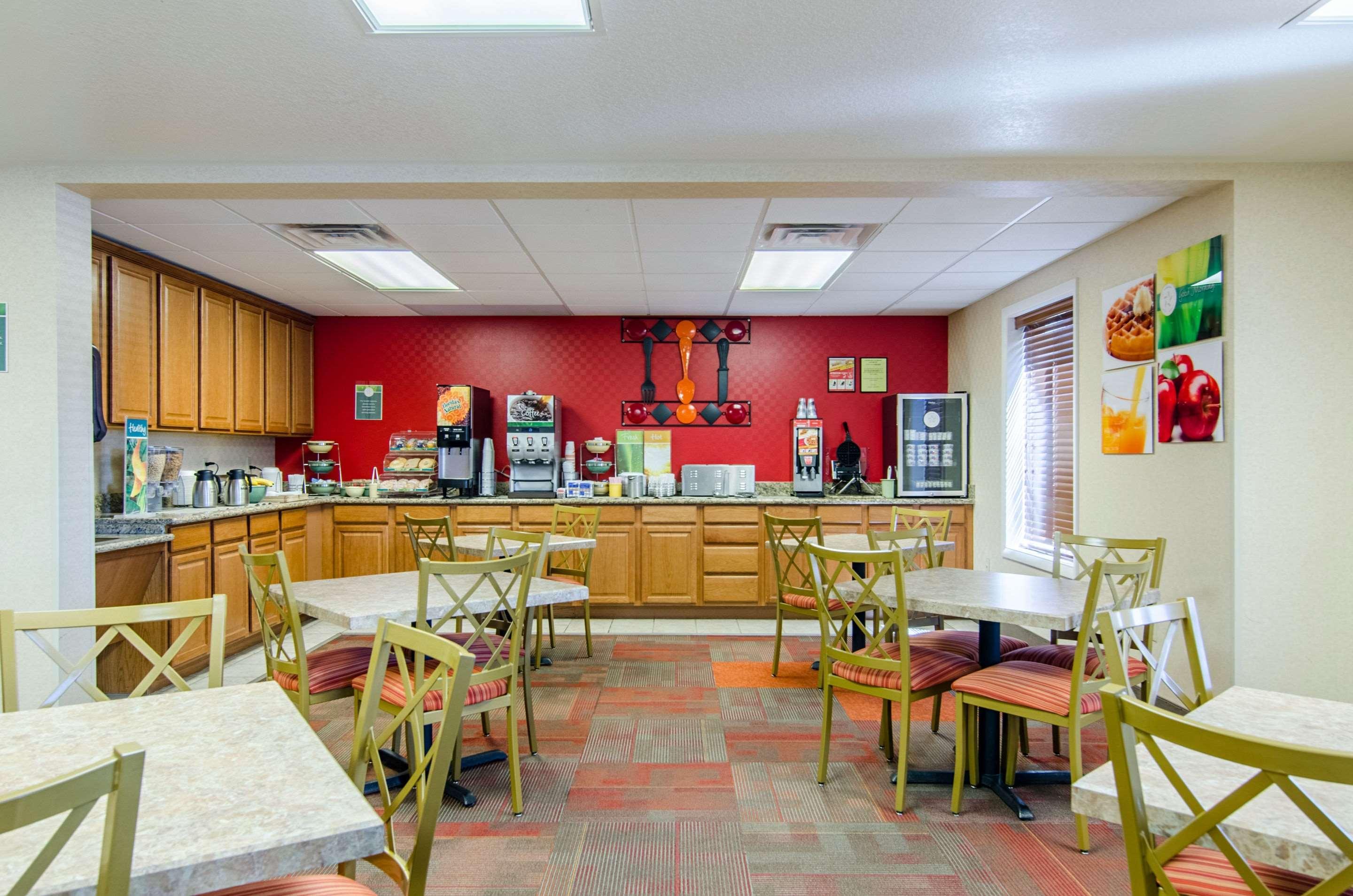 Quality Inn Junction City Near Fort Riley Buitenkant foto