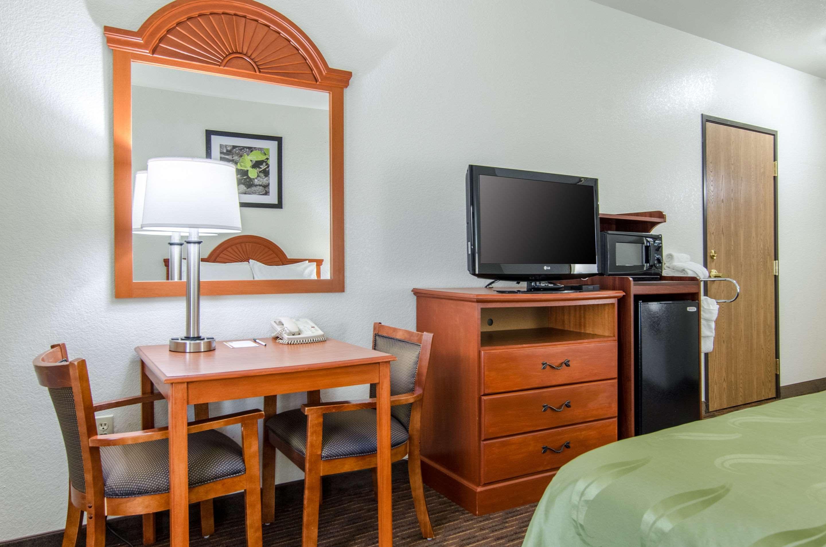 Quality Inn Junction City Near Fort Riley Buitenkant foto