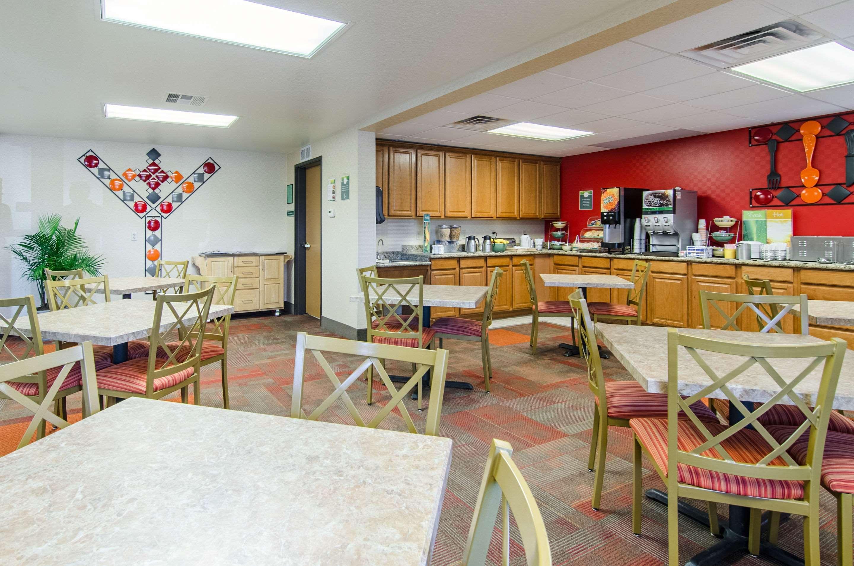 Quality Inn Junction City Near Fort Riley Buitenkant foto