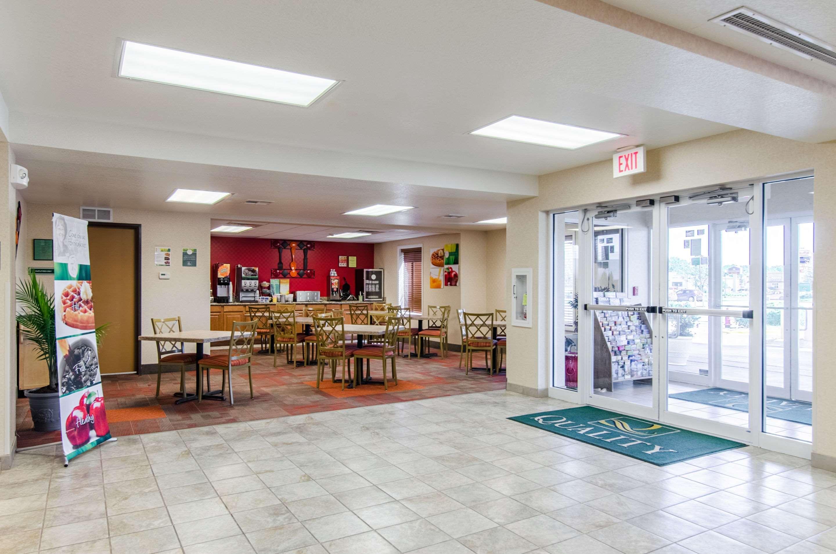 Quality Inn Junction City Near Fort Riley Buitenkant foto