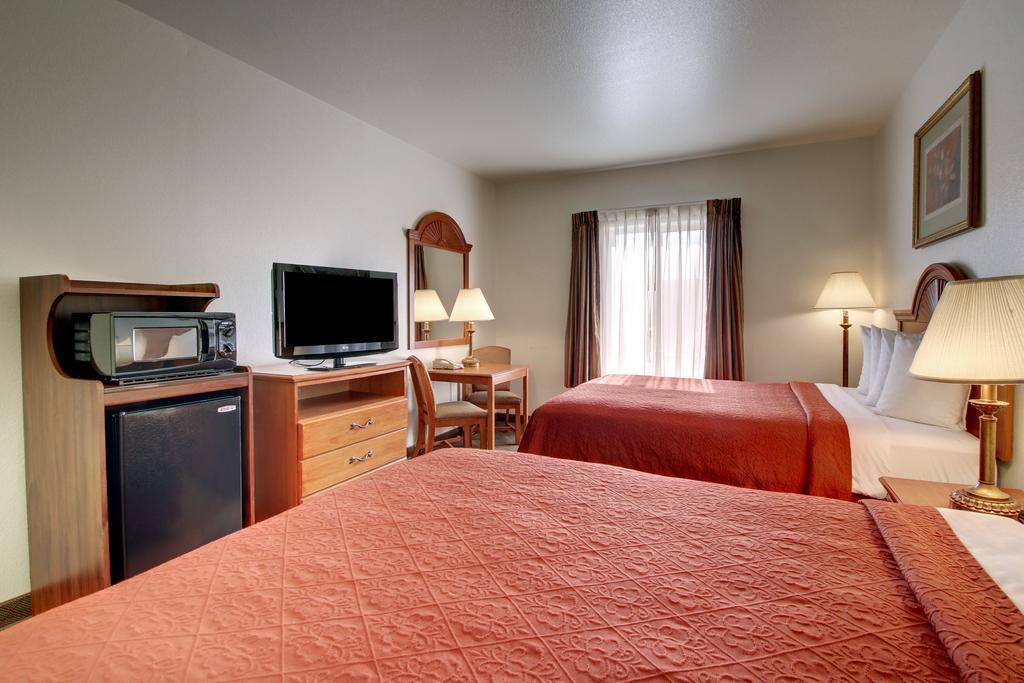 Quality Inn Junction City Near Fort Riley Buitenkant foto