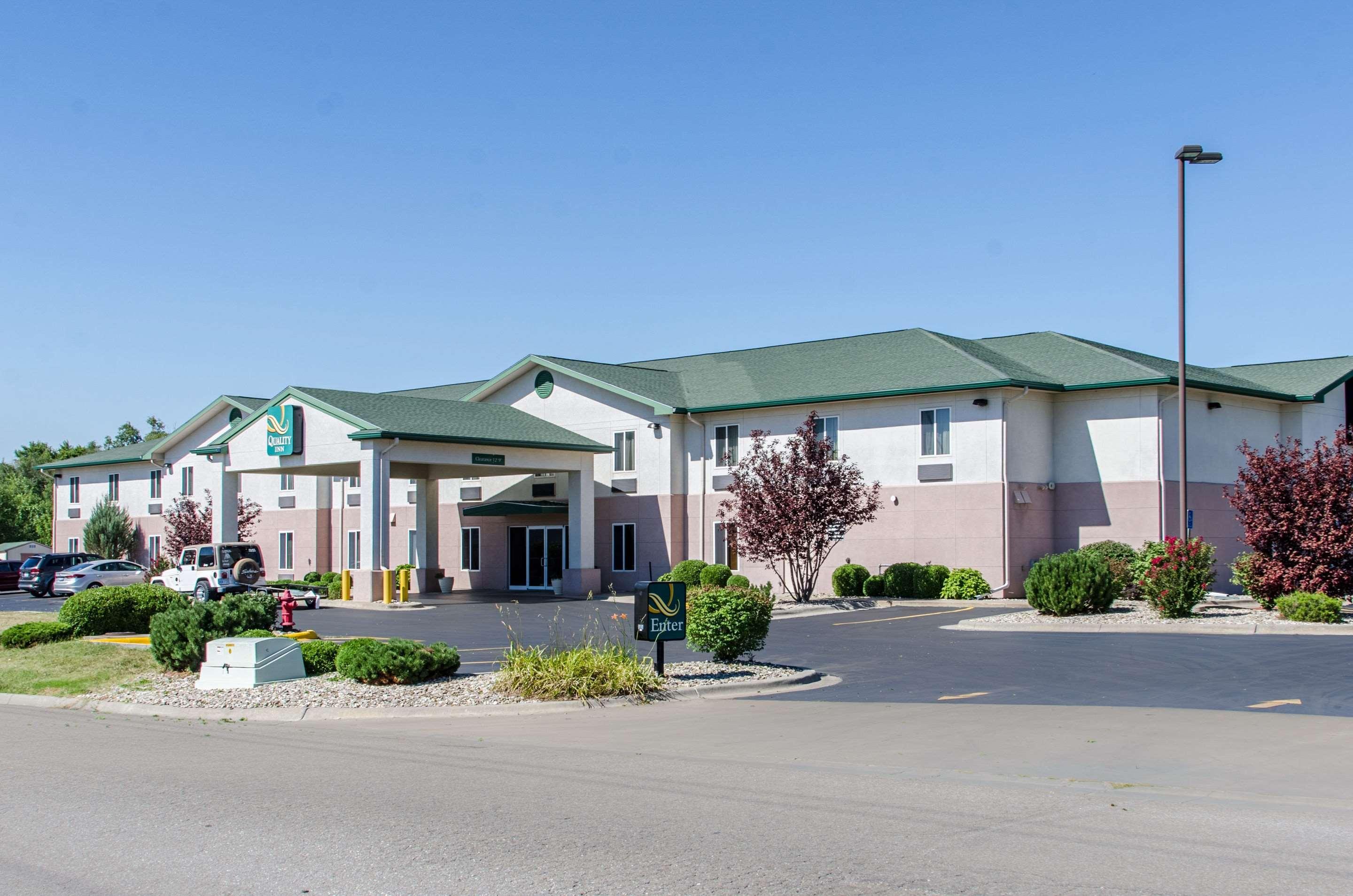 Quality Inn Junction City Near Fort Riley Buitenkant foto